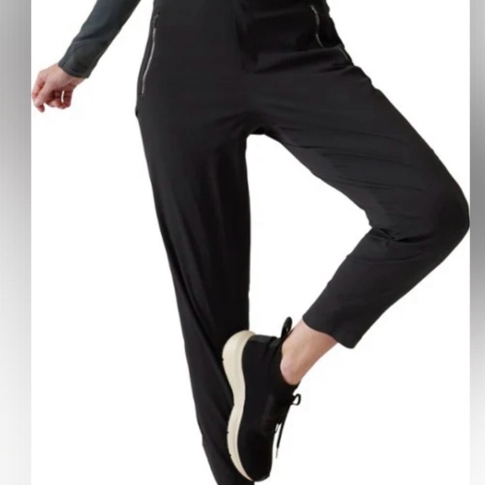 Athleta Trekkie North Jogger SZ 4